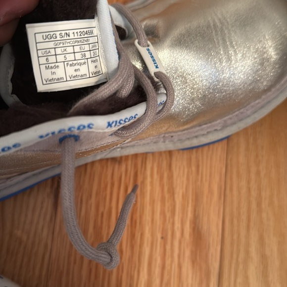 hershey x ugg - Picture 4 of 5